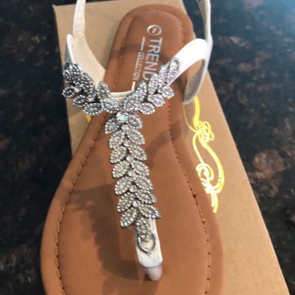 Gorgeous in the box sandals. Great for a bride - Picture 2 of 4